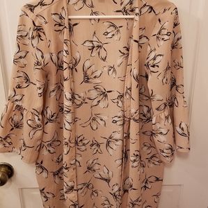 5/$20 Peach & White Flower Cover Open Blouse 0XL